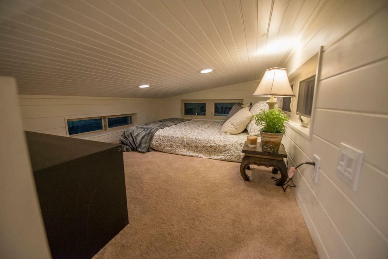 Villa Montana Escape Elegant Tiny House In Waco Near Magnolia Exterior foto